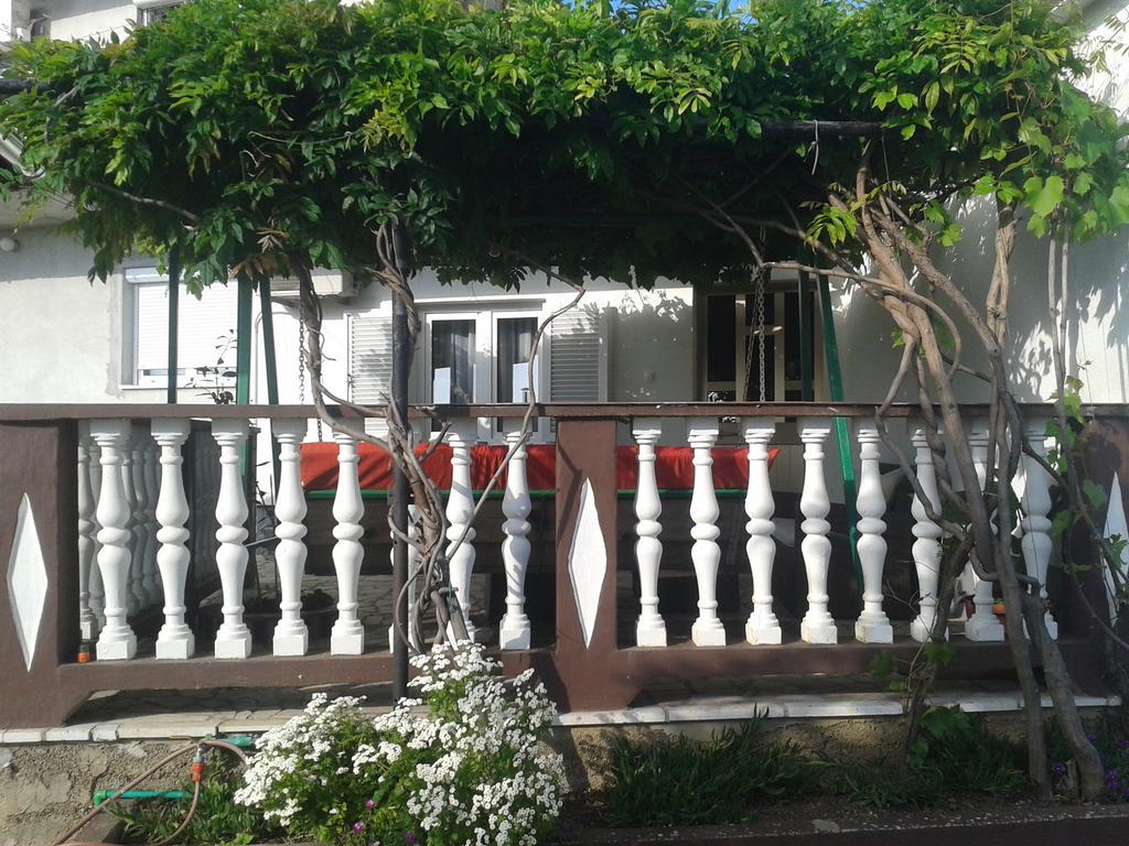 Apartment Ines โนวีวีโนดอลสกี ภายนอก รูปภาพ