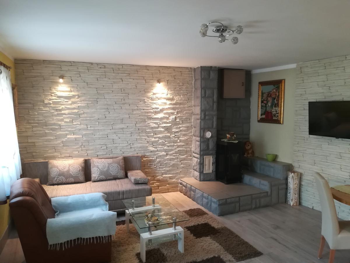 Apartment Ines โนวีวีโนดอลสกี ภายนอก รูปภาพ